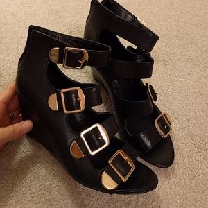 BCBG Wedges